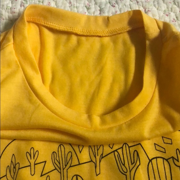 Yellow crop top - Picture 2 of 2